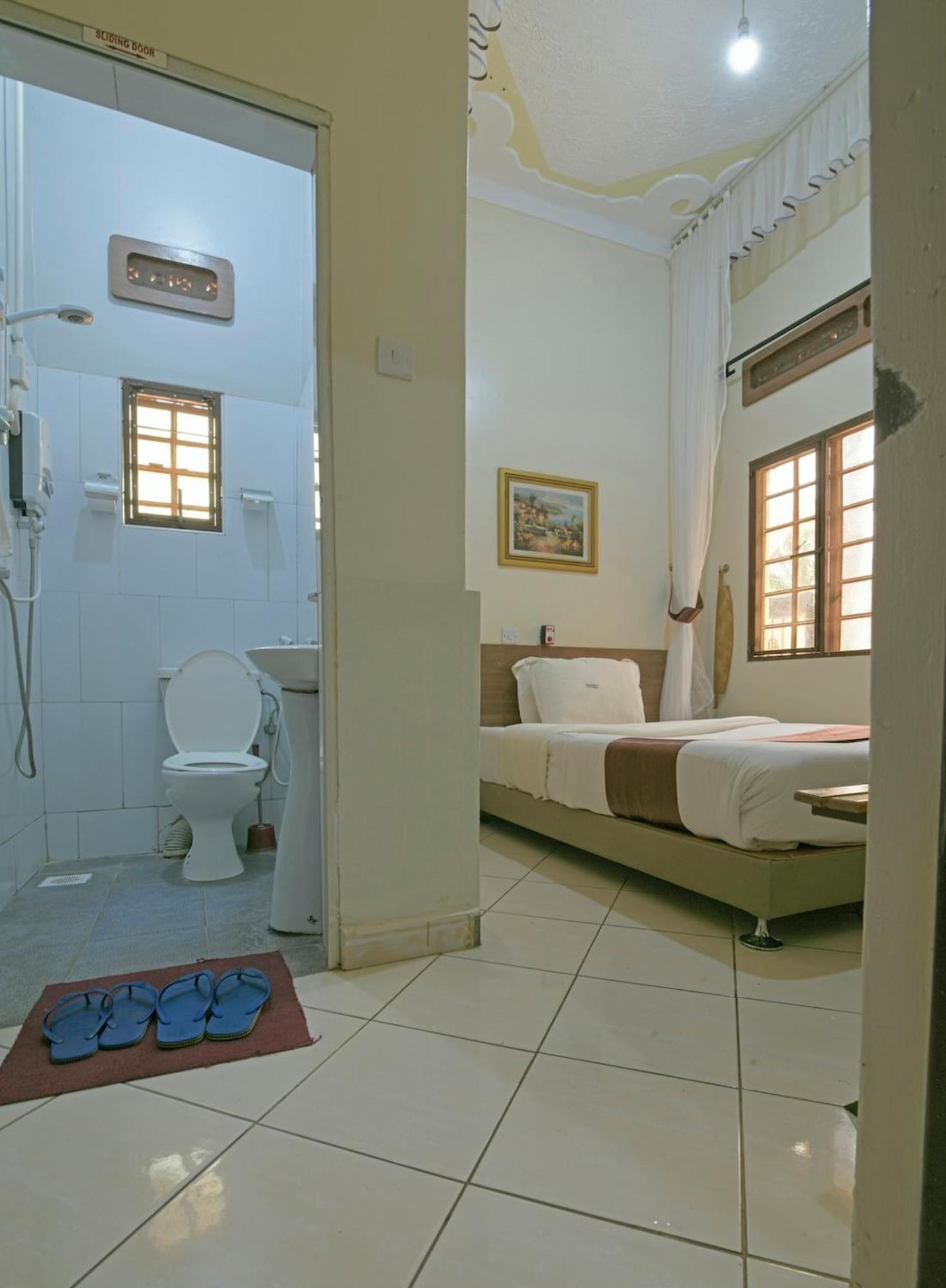 Hoima Buffalo Hotel & Business Hub Ltd Ngoại thất bức ảnh
