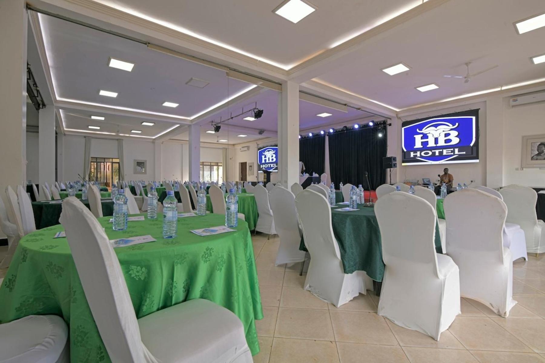 Hoima Buffalo Hotel & Business Hub Ltd Ngoại thất bức ảnh
